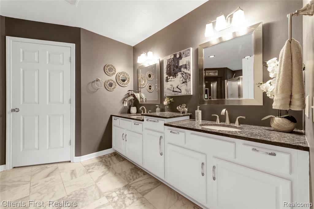 41495 COPPER CREEK Drive, Canton, MI 48187 — Photo 22