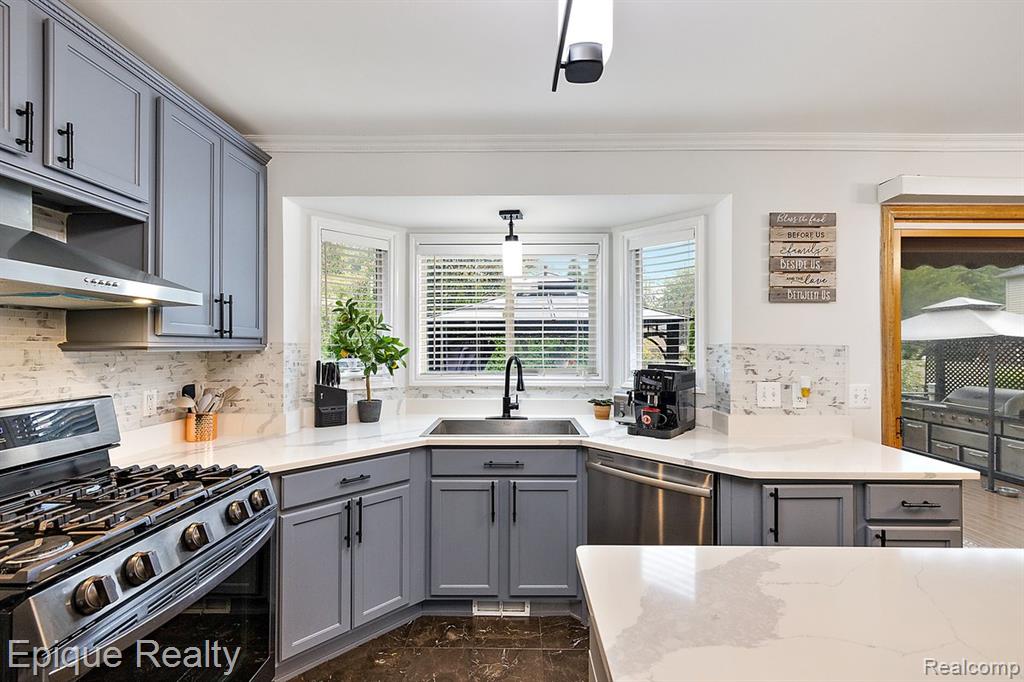 4527 Rochester Road, Troy, MI 48085 — Photo 24