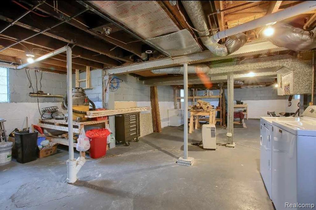 936 Pine Street, Port Huron, MI 48060 — Photo 21