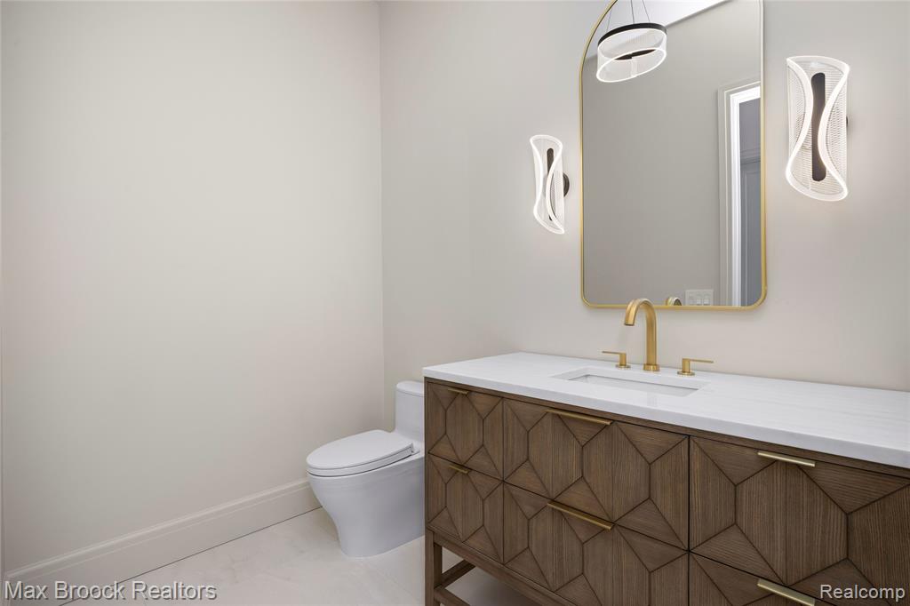 1888 W Tahquamenon Court, Bloomfield Hills, MI 48302 — Photo 24