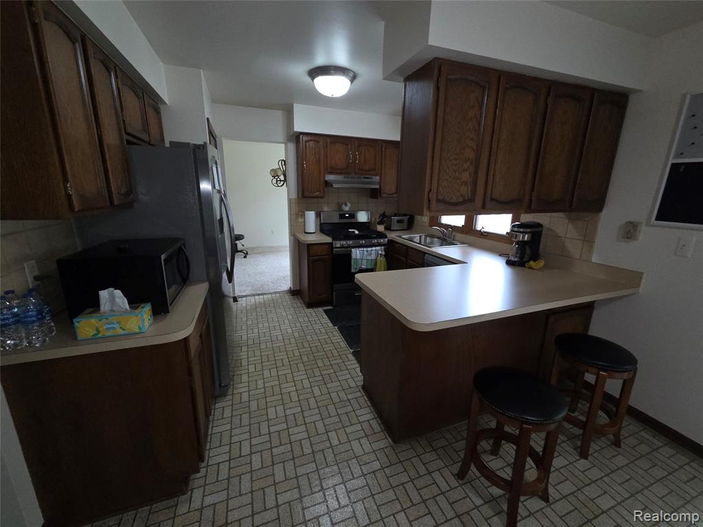 5379 Winchester Drive, Troy, MI 48085 — Photo 13