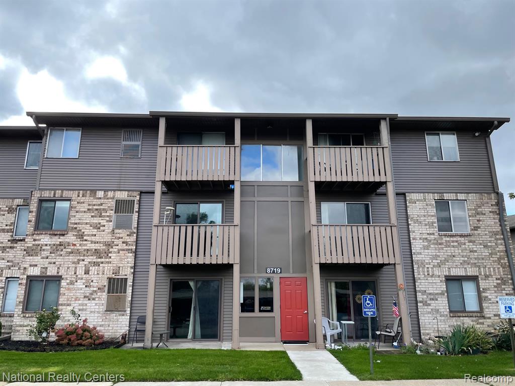 8719 Meadowbrook Drive