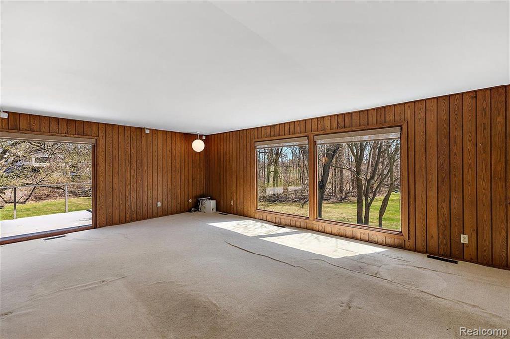 6145 BLUE BEECH Road, Rochester Hills, MI 48306 — Photo 21