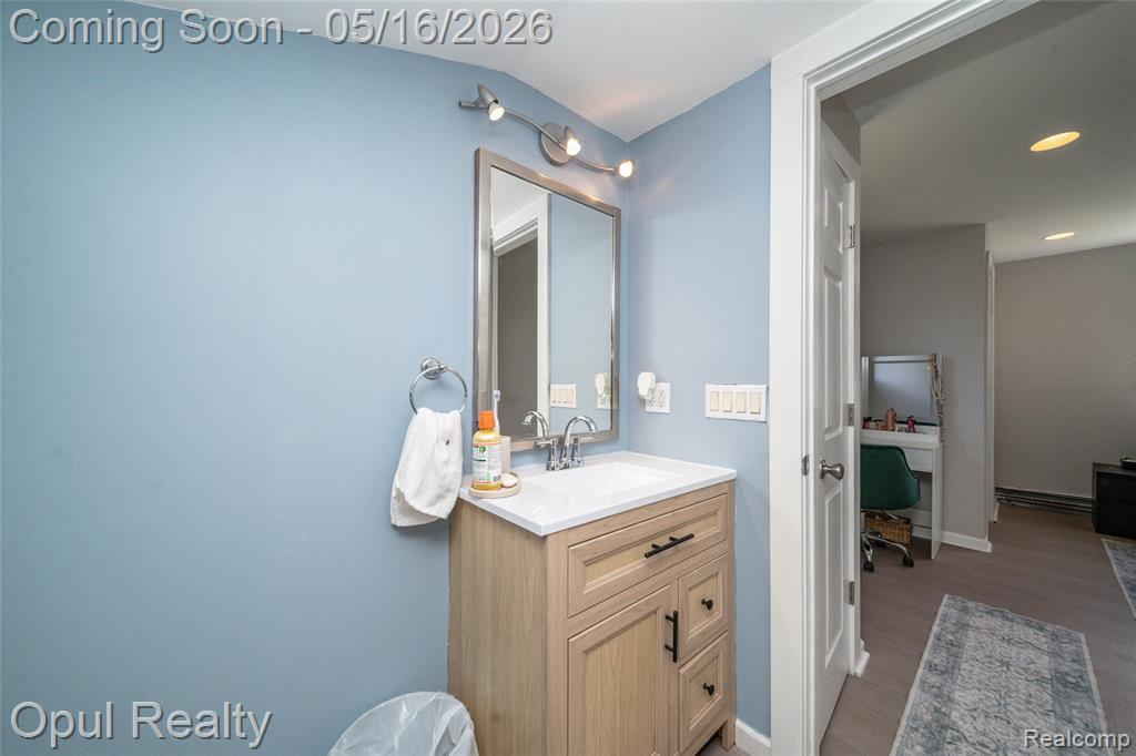 21001 Parker Street, Farmington, MI 48336 — Photo 21