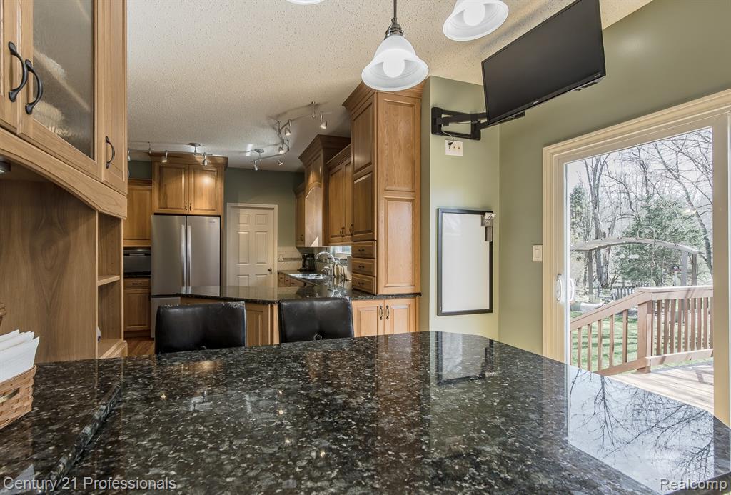 5492 E Alyssa Court, White Lake, MI 48383 — Photo 20