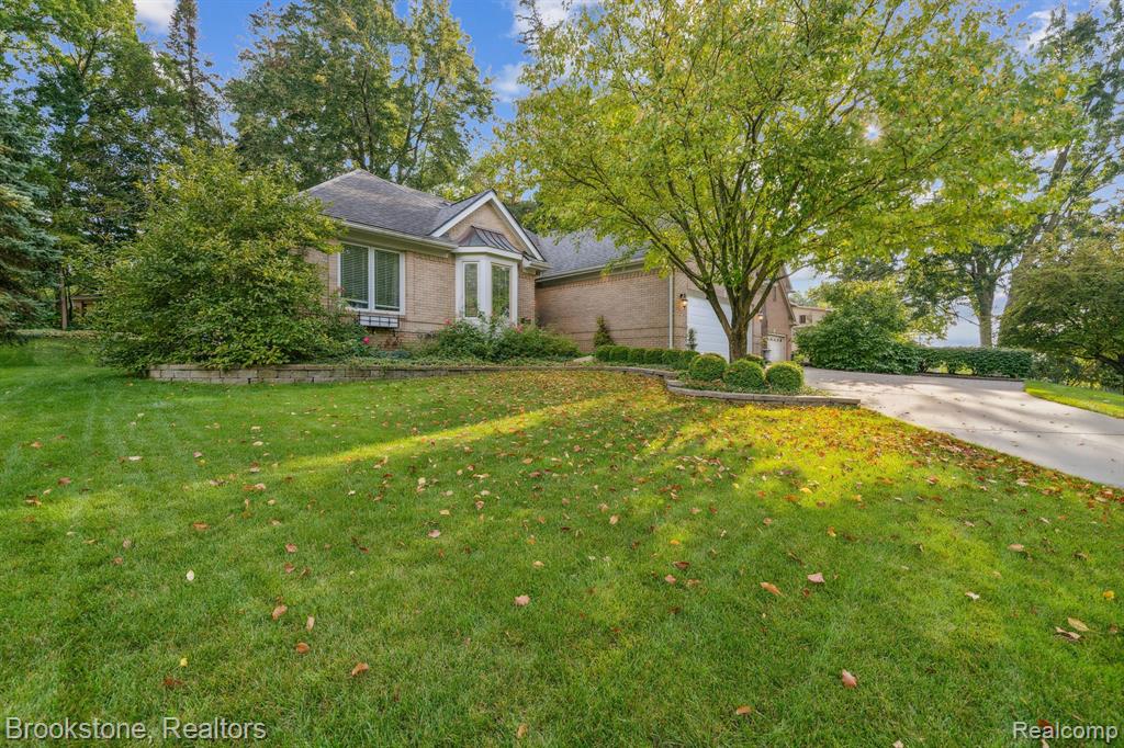 576 BLOOMER RIDGE Drive, Rochester, MI 48307 — Photo 3