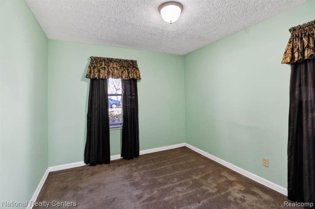 8880 Marlowe Avenue, Plymouth, MI 48170 — Photo 24