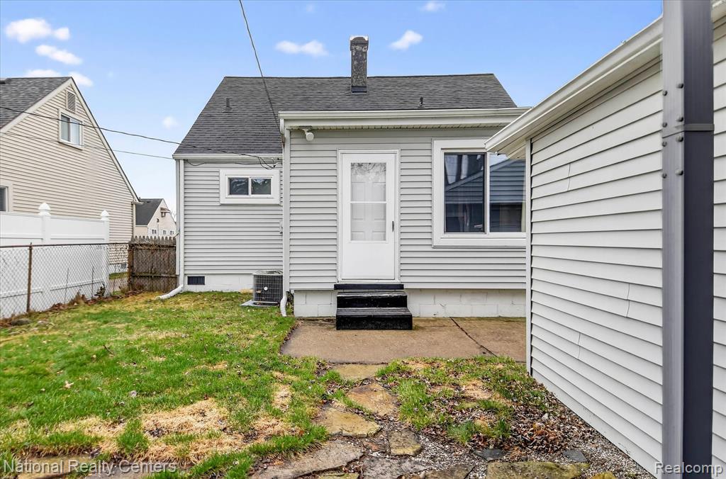 957 E Dallas Avenue, Madison Heights, MI 48071 — Photo 22