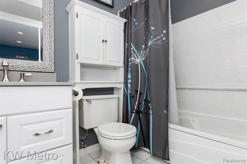 55 BOYKEN Road, Rochester Hills, MI 48307 — Photo 16