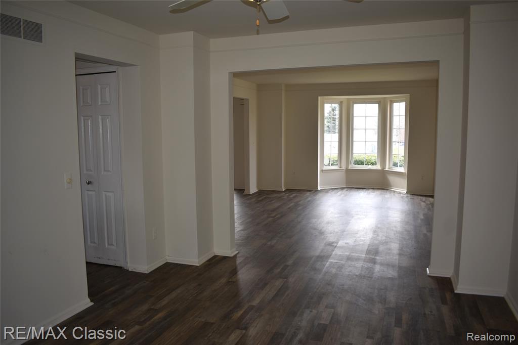 201 Columbia Drive, South Lyon, MI 48178 — Photo 12