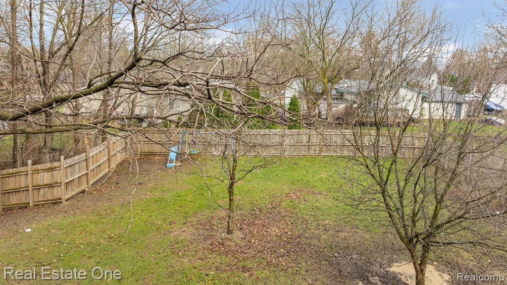 65 S WILLIAMS LAKE Road, Waterford, MI 48327 — Photo 35