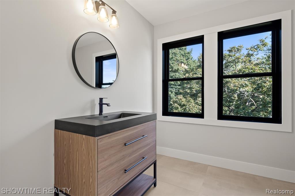334 Romeo Road, Rochester, MI 48307 — Photo 22