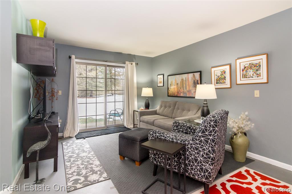 245 Brookwood Drive, 16, South Lyon, MI 48178 — Photo 5