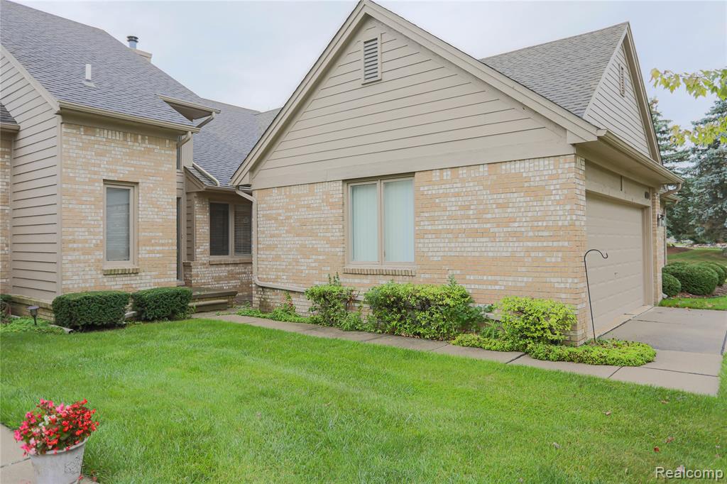 16768 Pearlcreek Court N, Macomb, MI 48042 — Photo 4