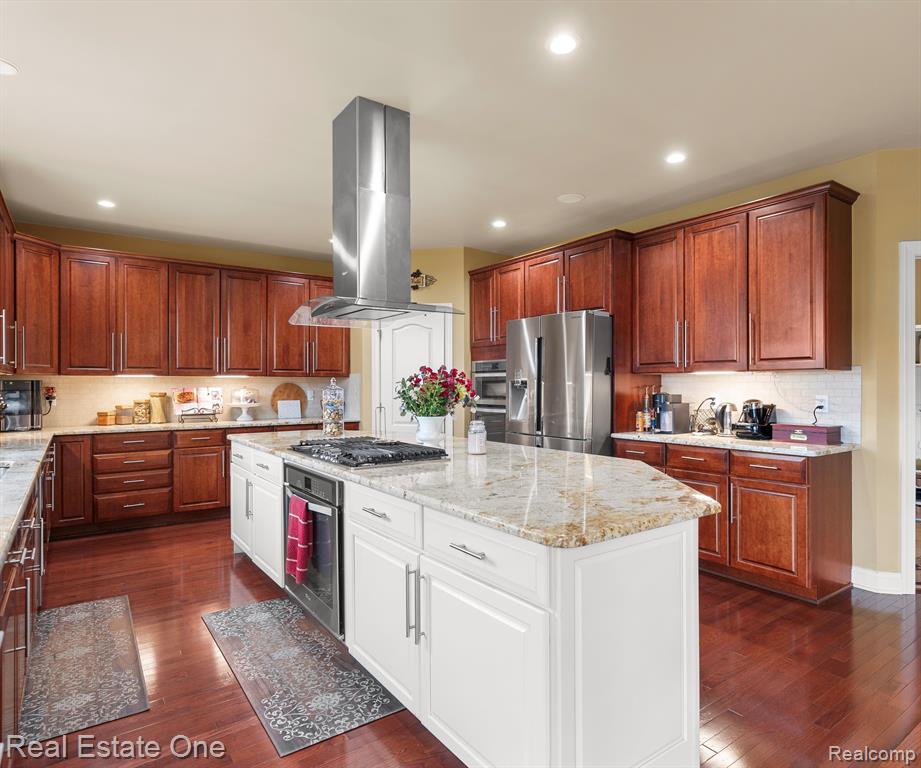 50437 TAMARACK Trail, Northville, MI 48168 — Photo 8