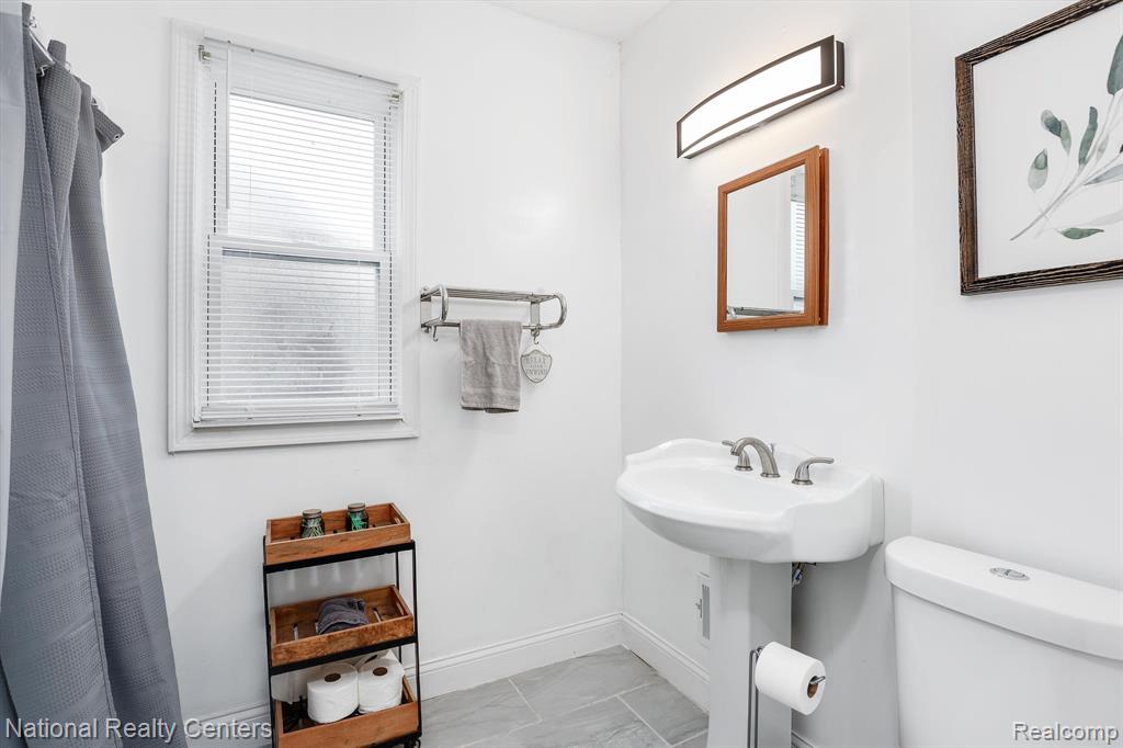 295 Eastlawn Street, Detroit, MI 48215 — Photo 15