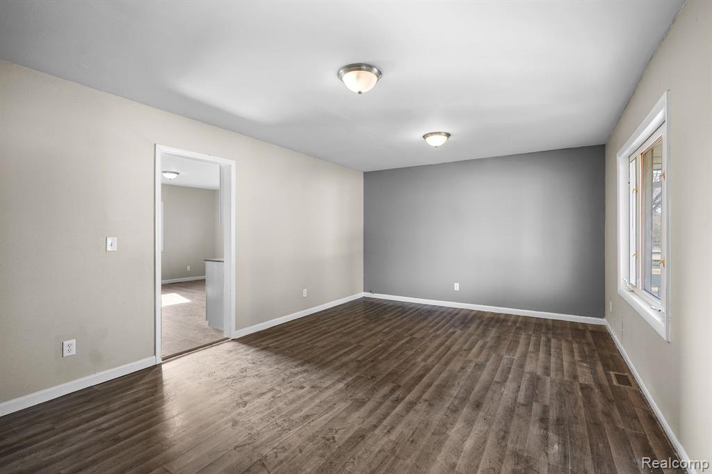 8750 WELDWOOD Drive, Monroe, MI 48162 — Photo 6