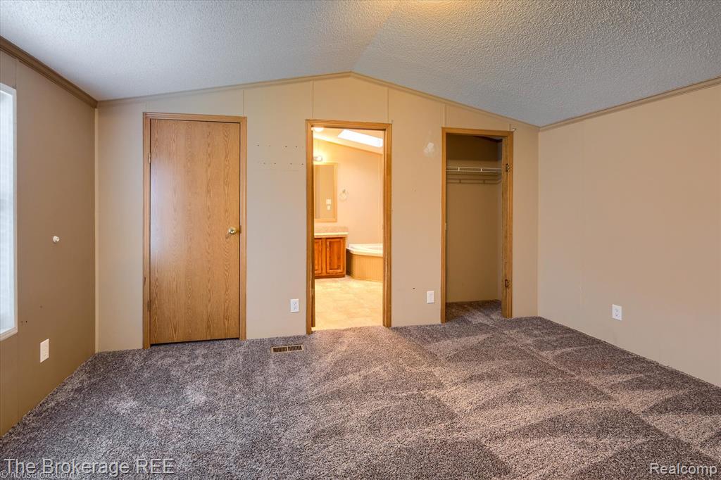 17101 Kropf Avenue, Davisburg, MI 48350 — Photo 24