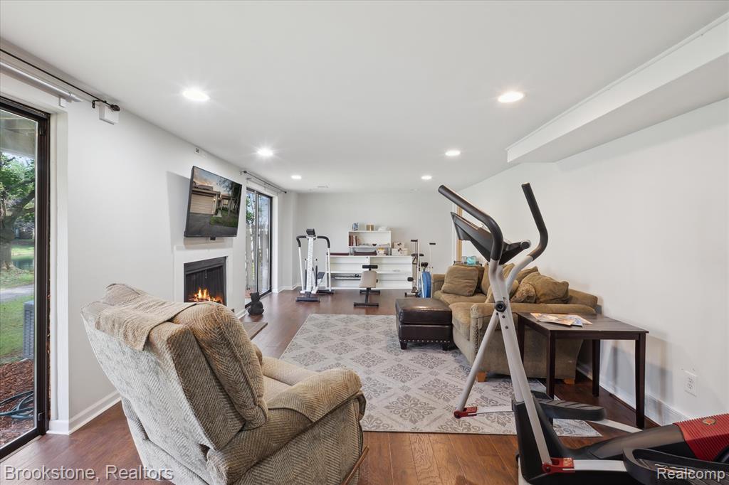5195 Richard Run, West Bloomfield, MI — Photo 32