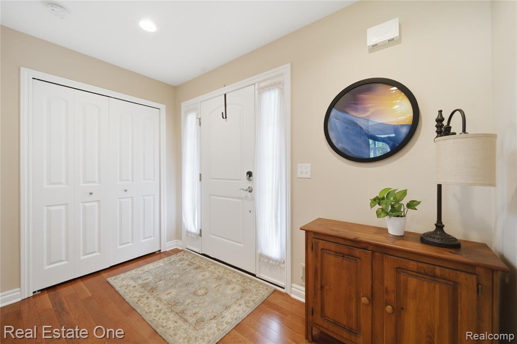 8915 Gittins Street, Commerce Twp, MI 48382 — Photo 3