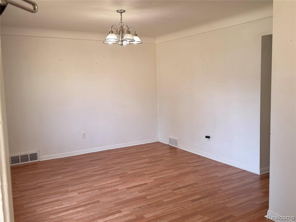 8345 Robindale Avenue, Dearborn Heights, MI 48127 — Photo 3