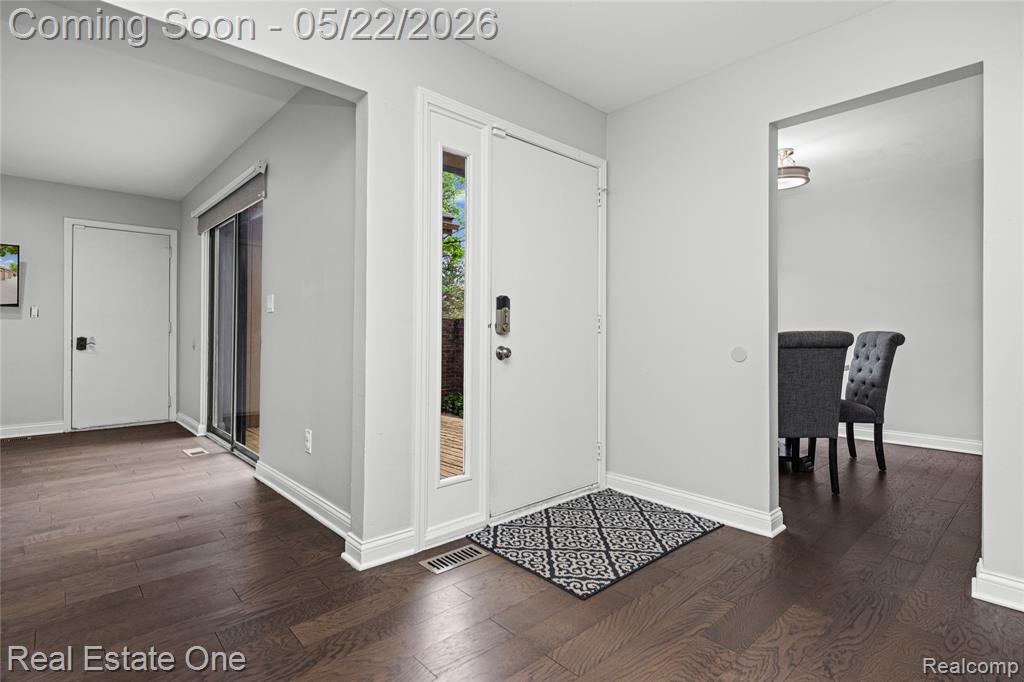 5345 Wright Way W, West Bloomfield, MI — Photo 11