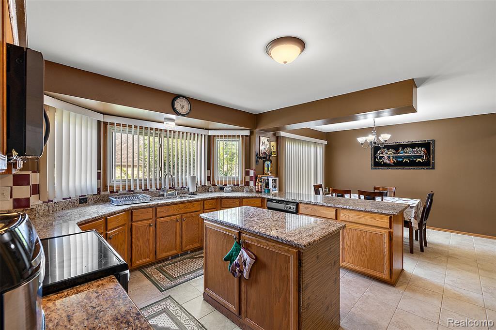 4871 Bayleaf Drive, Sterling Heights, MI 48314 — Photo 12