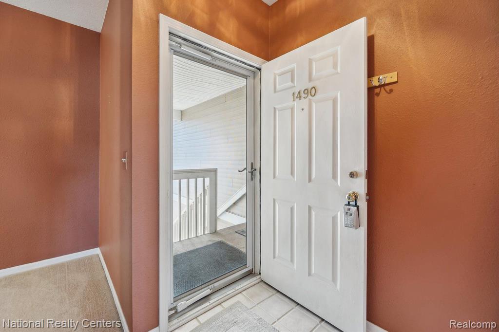 1490 FOX POINTE Circle, Ann Arbor, MI 48108 — Photo 5