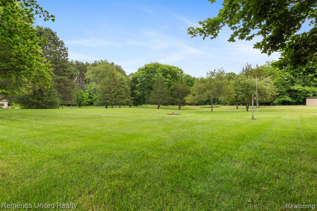 8763 Bishop Road, Brighton, MI 48116 — Photo 26