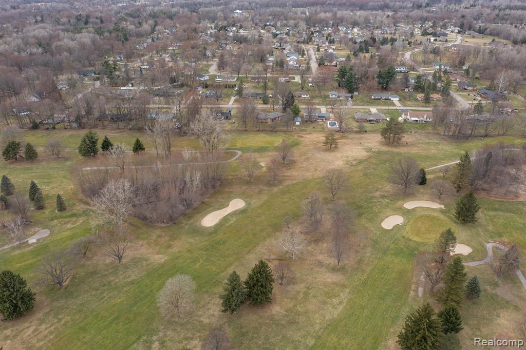 6226 GOLFVIEW Drive, Burton, MI 48509 — Photo 14