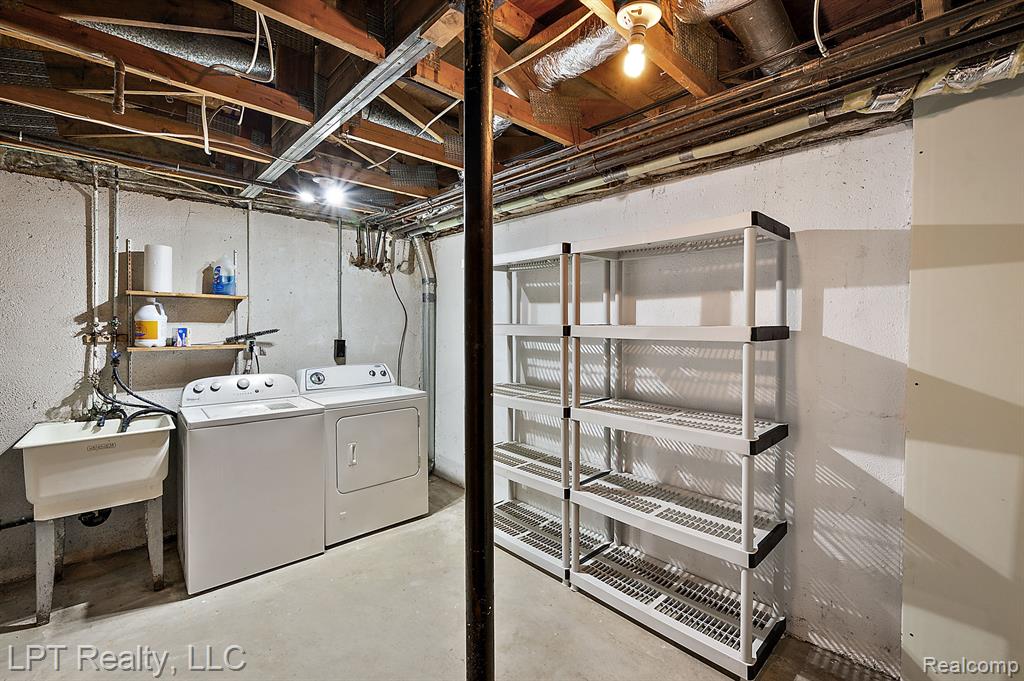 418 WILLOW GROVE Lane, Rochester Hills, MI 48307 — Photo 36