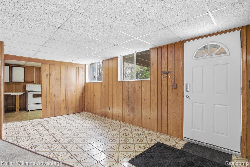 7670 7 Mile Road, Northville, MI, 48167