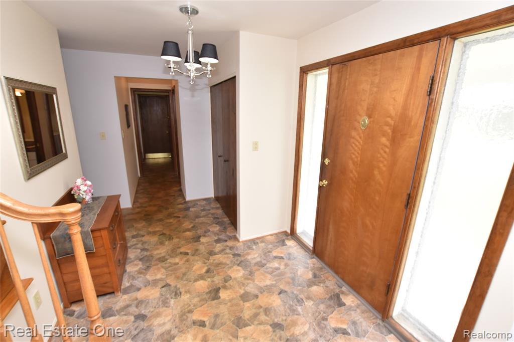 3275 Golfhill Drive, Waterford, MI 48329 — Photo 7