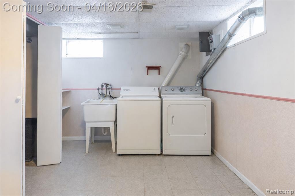 2446 22nd Street, Wyandotte, MI 48192 — Photo 32