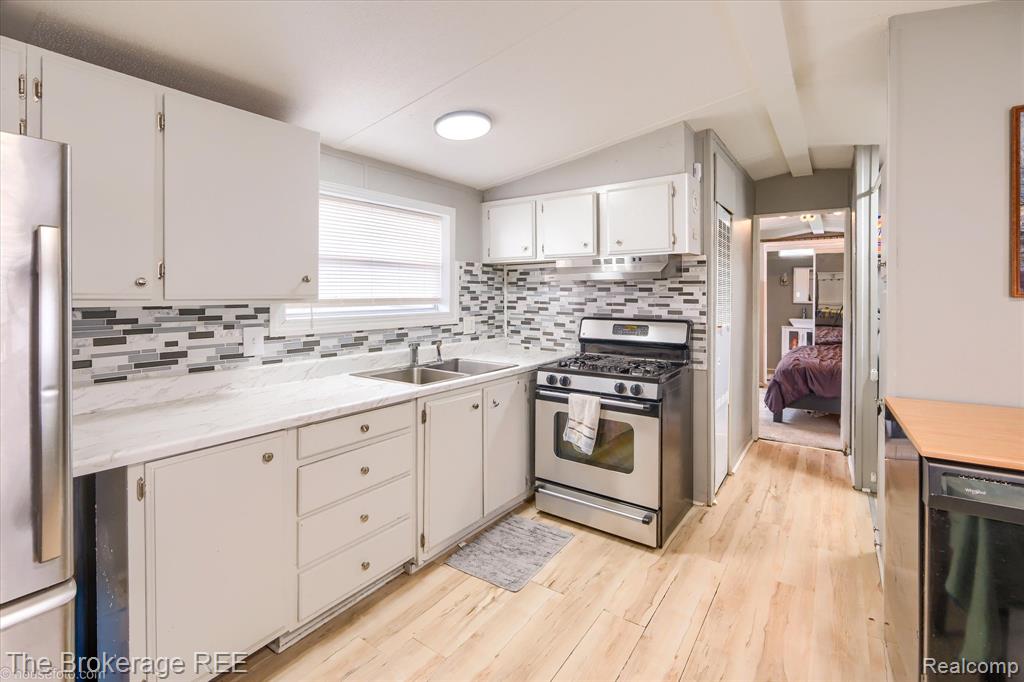 4441 Beechwood, Clarkston, MI — Photo 9