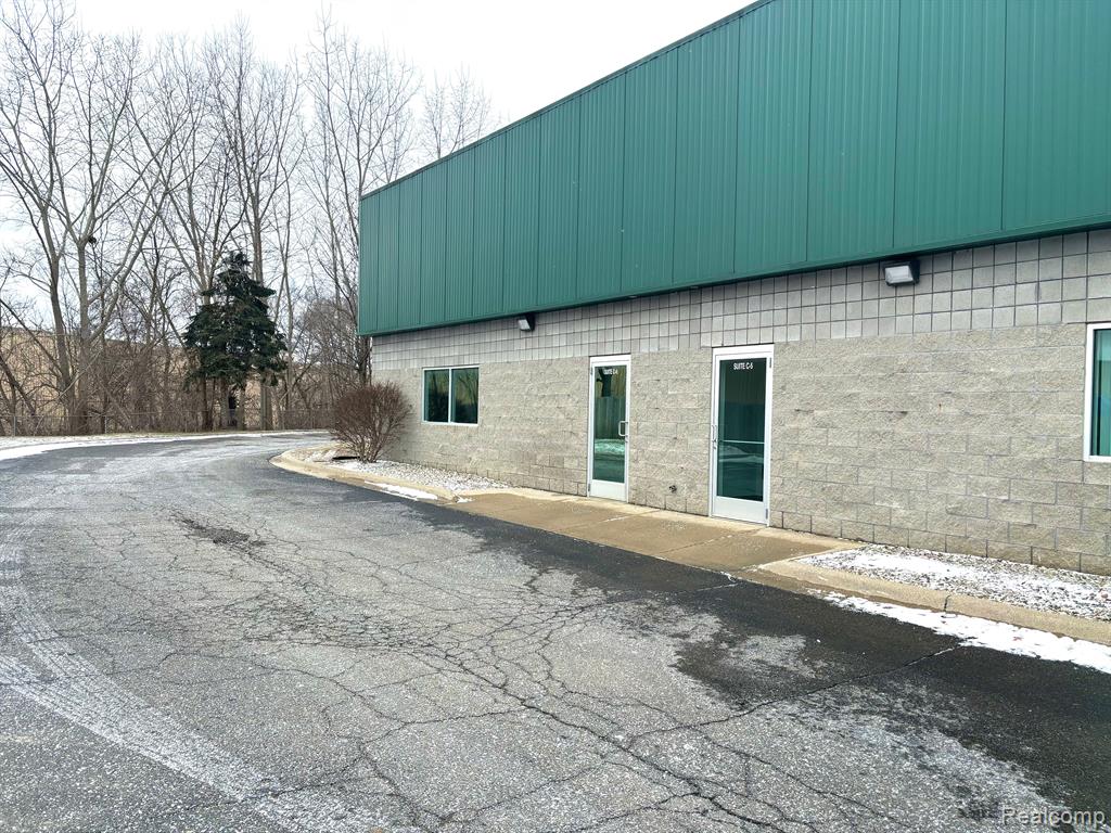 5277 Dixie Highway, Waterford, MI — Photo 13