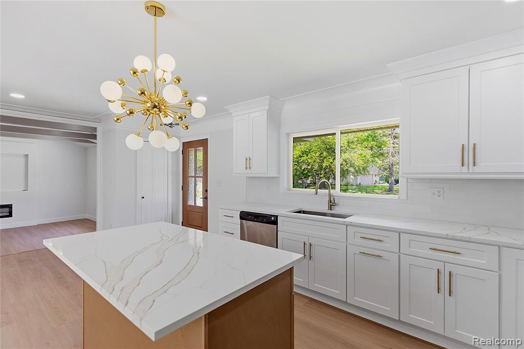 28264 Bayberry Road, Farmington, MI 48331 — Photo 5