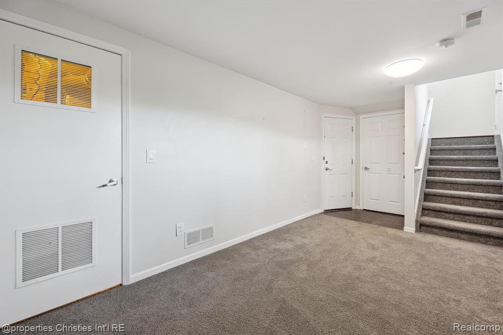 39771 ROCKCREST Circle, Northville, MI — Photo 36