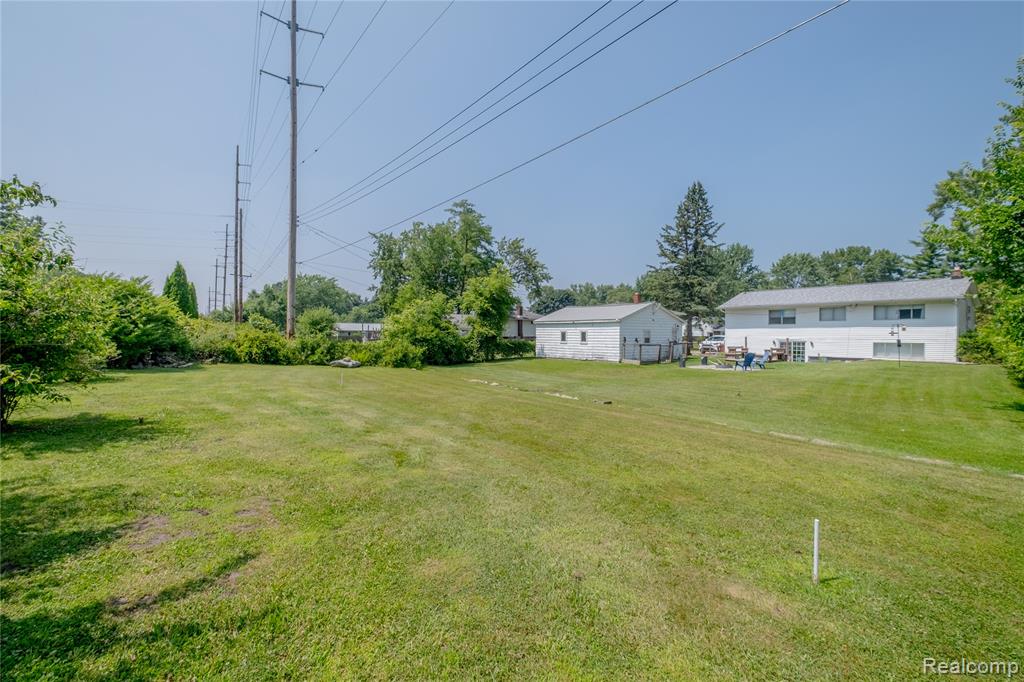 911 Worchester Drive, Fenton, MI 48430 — Photo 22