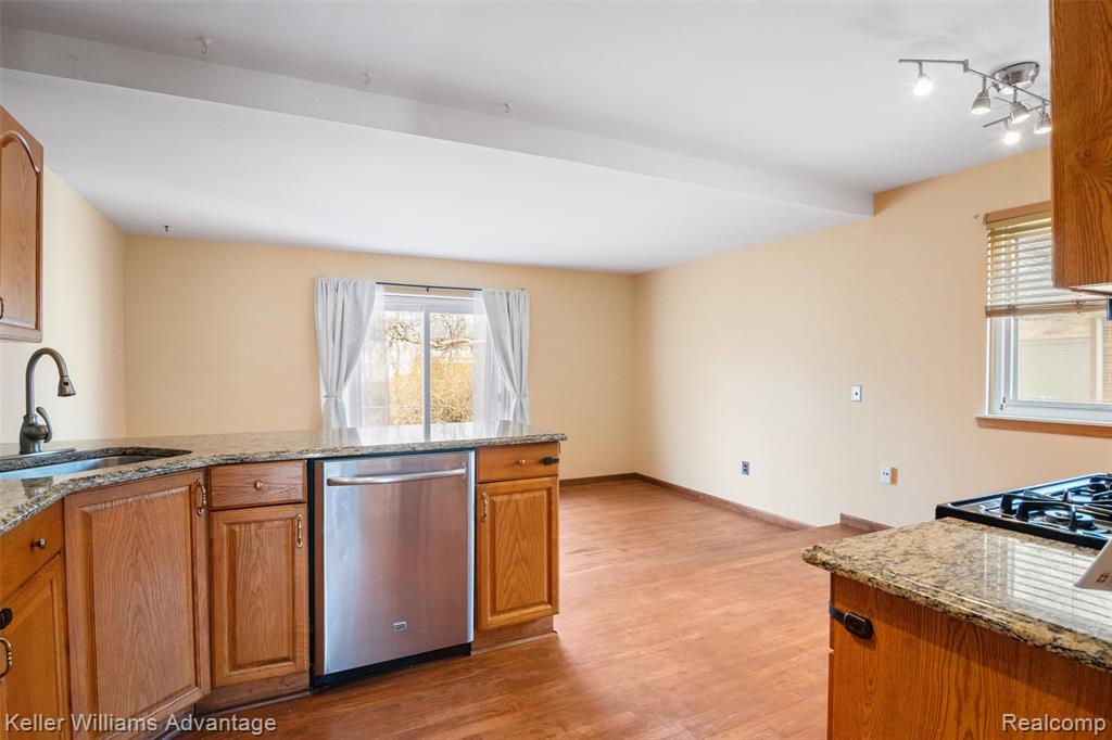 44528 WHITMAN Avenue, Canton, MI 48187 — Photo 8
