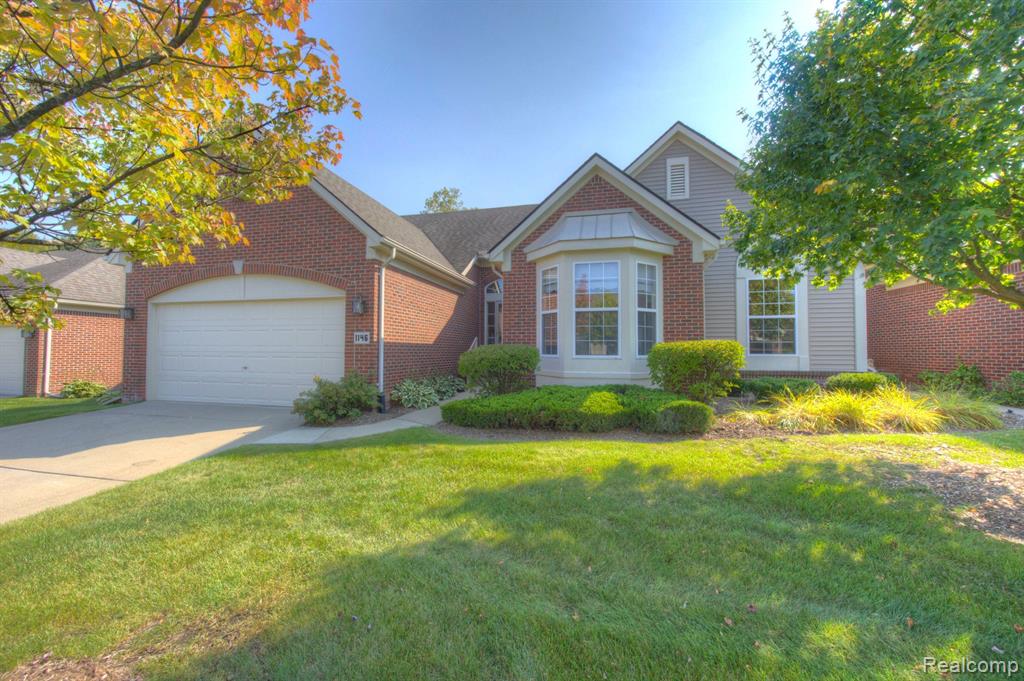 1146 ANDOVER Circle, Commerce Twp, MI 48390 — Photo 29