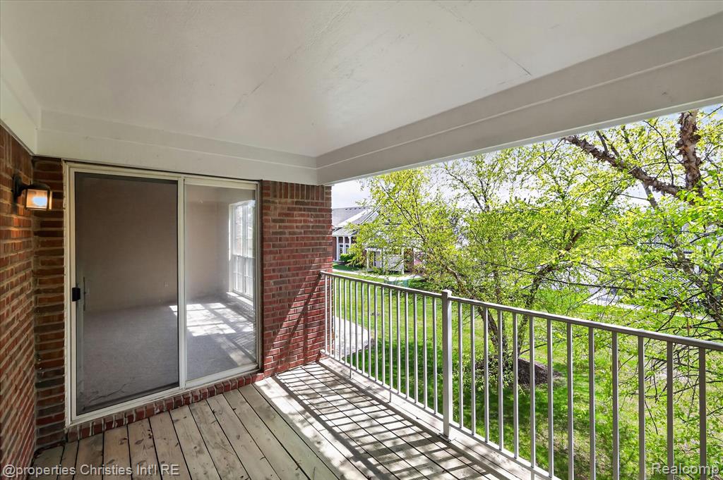 16773 Carriage Way, Northville, MI 48168 — Photo 40