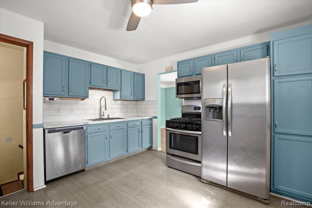 4050 MAYFAIR Street, Dearborn Heights, MI 48125 — Photo 11