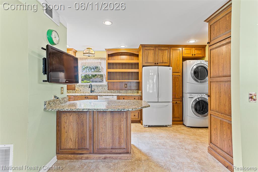 5191 Lynsue Lane, Waterford, MI 48327 — Photo 9
