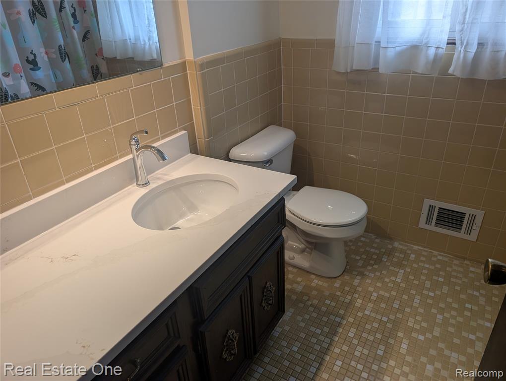 43076 RYEGATE Street, Canton, MI 48187 — Photo 9