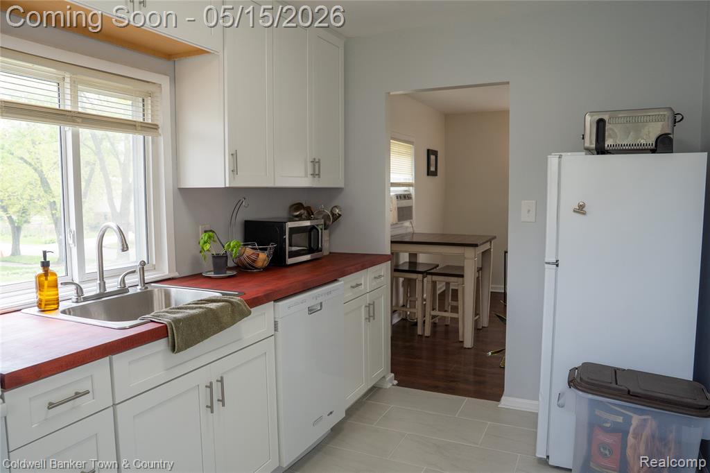 4070 Lanette Drive, Waterford, MI 48328 — Photo 8