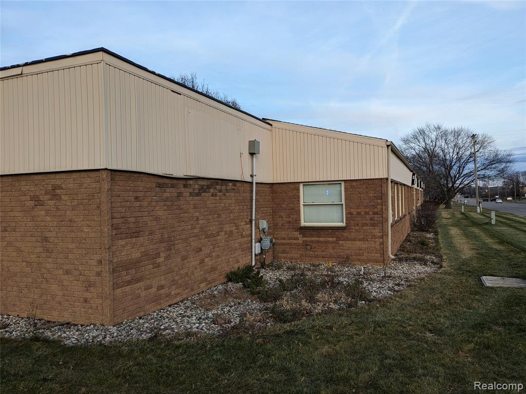 2515 S Dye Road, Flint, MI 48532 — Photo 26