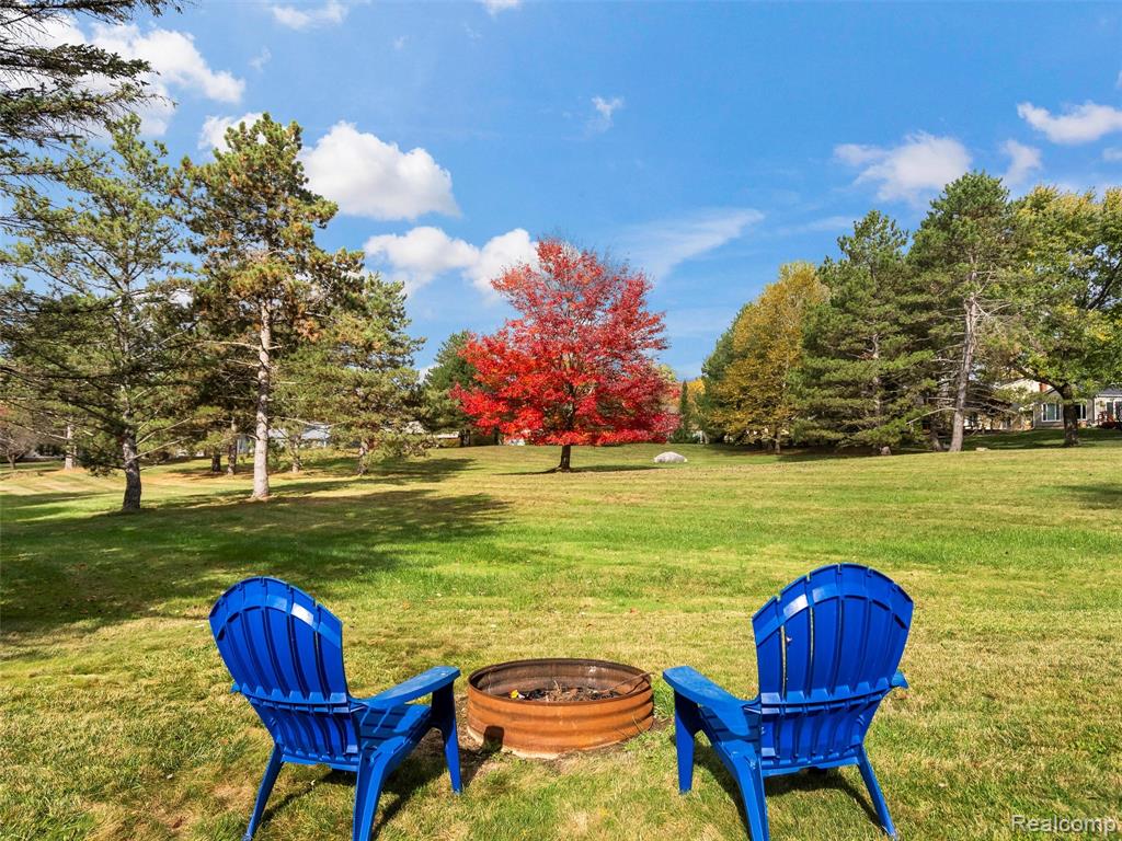 864 Dressler Lane, Rochester Hills, MI 48307 — Photo 46