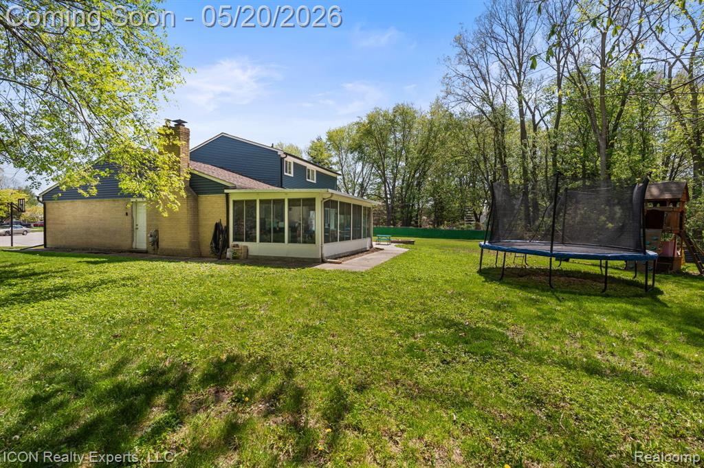 23516 Kim Drive, Clinton Twp, MI 48035 — Photo 39