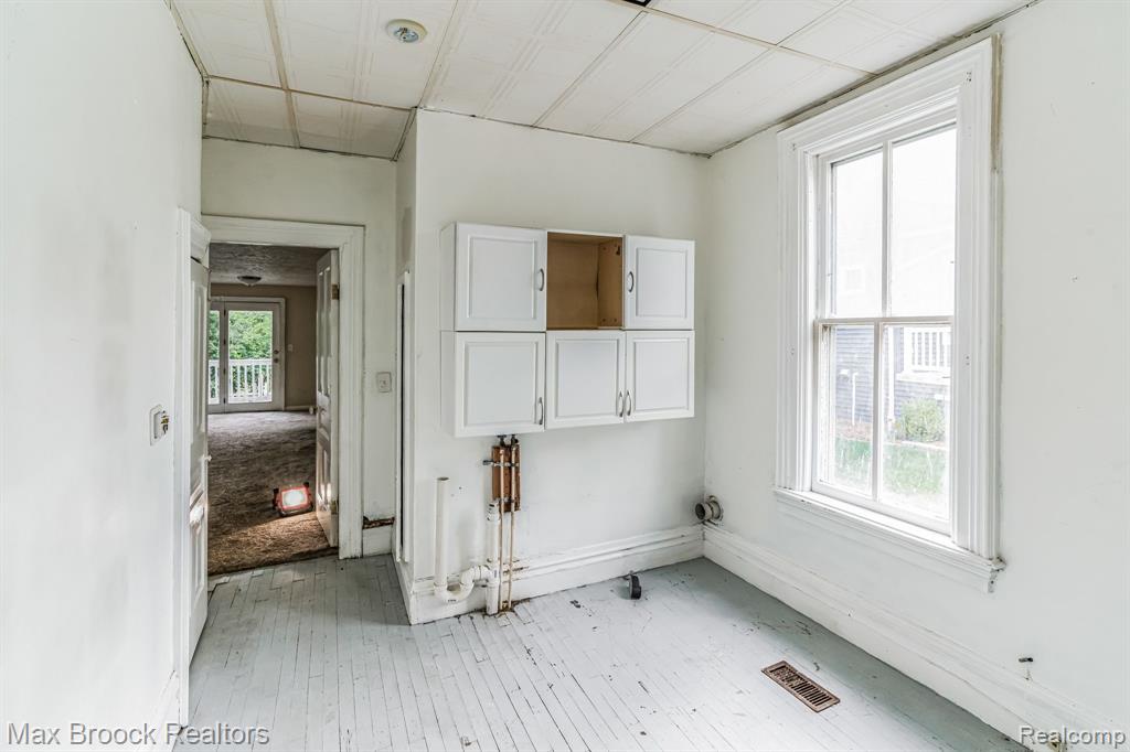 702 S BARNES Street, Mason, MI 48854 — Photo 12